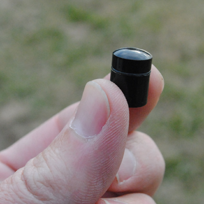 File:Nano geocache fingers.png